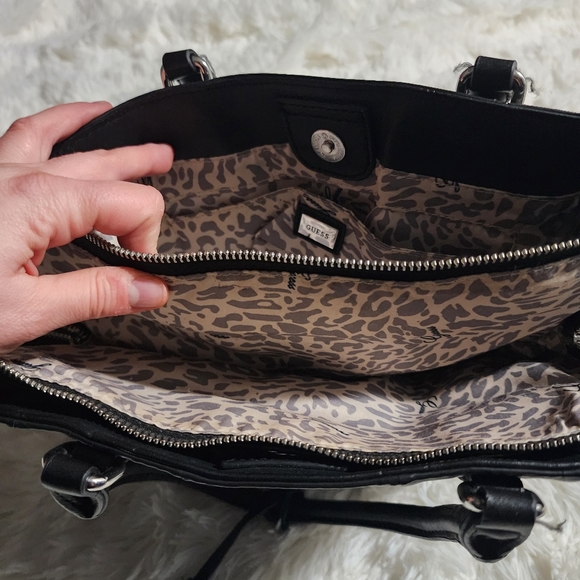 Guess bag - Picture 2 of 2